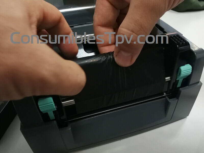 6_como-instalar-ribbon-impresora-etiquetas